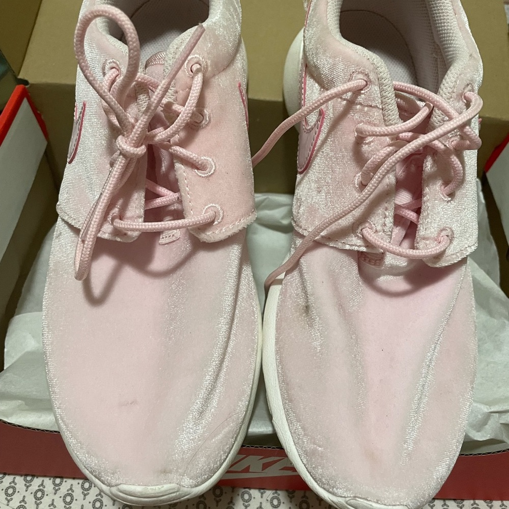 Nike Roshe One Womens Arctic Pink